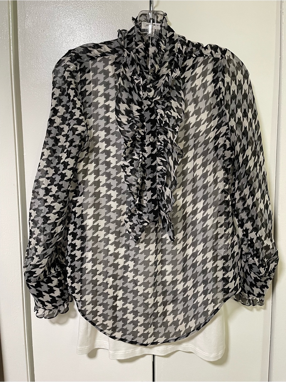Equipment Femme Black and Gray Houndstooth Silk Blouse - Roll Tide 🐘